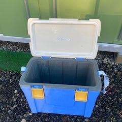 クーラーボックス　
釣り用具 引き取り限定です。の画像