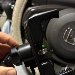 車につけて携帯を充電➕固定するものの画像