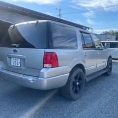 フォード　エクスペディション　シボレー　ダッジ　タホ　サバーバンの画像
