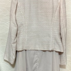 スカートスーツの画像