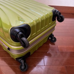 【自宅まで引き取れる方】スーツケース　の画像