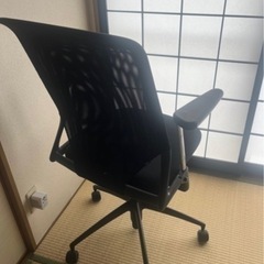 VITRA ワークチェア　肘掛け付き の画像