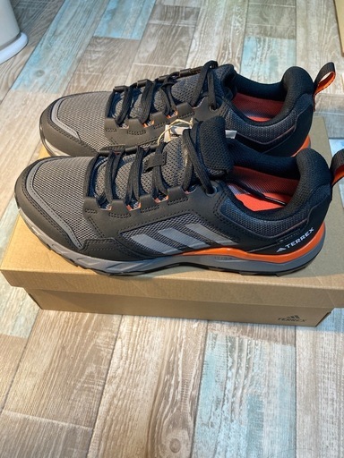 adidasスニーカー　新品未使用　TERREX tracerocker ２GTX