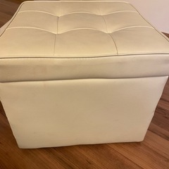 白　椅子の画像