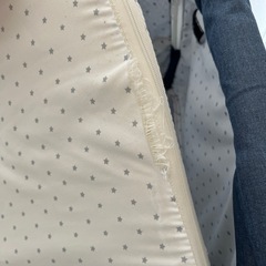 折りたたみ　移動式　ベビーベッドの画像