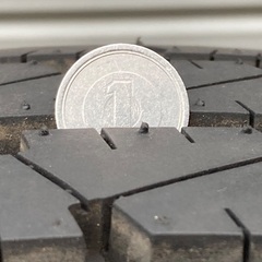 No.177ス夏タイヤ195/80R15  6H PCD139.7 スチールホイール付4本セットの画像