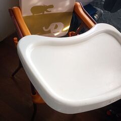無料　ベビーチェア　テーブル付の画像