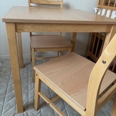 ニトリ　ダイニングテーブル　2人用　3点セットの画像