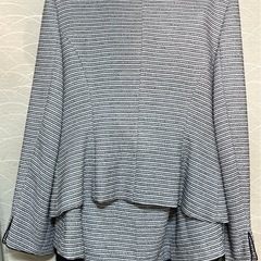 スカートスーツ　白黒のボーダーの画像