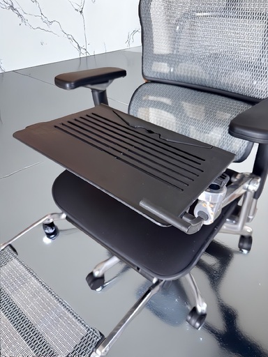 【引き取り限定】エルゴヒューマンプロ　オットマンとタブレットスタンド付き