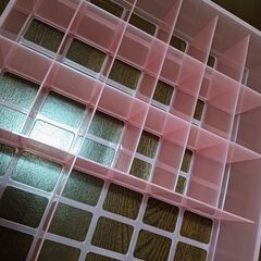仕切り収納ケース　の画像