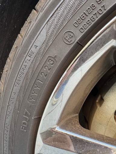 タイヤ 4本セット　225/45r18