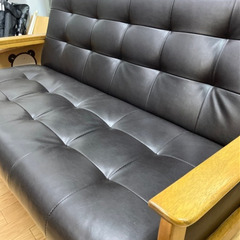 【値下げ済み】🉐2人掛けソファ🉐美品　おしゃれ　ヴィンテージ　レトロ　レザー　ウッド　レザー調の画像