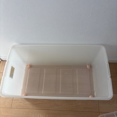 コロ付き衣装ケースの画像