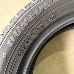 165/65R15ダンロップスタッドレスの画像