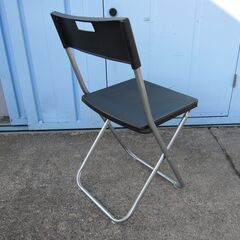折りたたみイス　ブラック　イケア製　樹脂製　　　　　　　　の画像