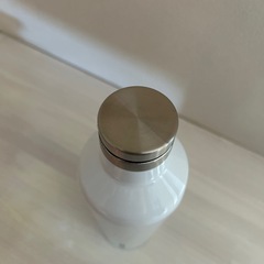 スパイス(Spice) CORKCICLE　水筒 真空断熱 ステンレスボトル CANTEEN ホワイト 保冷 保温 直飲み スクリューキャップ パッキン一体型 の画像