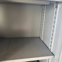 スチール製ロッカー　書類棚の画像
