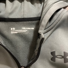 アンダー美品　アーマー　フルジップパーカー　160の画像