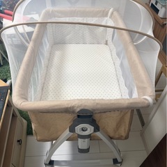 ベビーベッドの画像