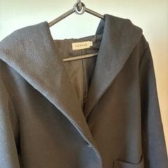 フード付きロングコートの画像