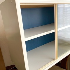 食器棚2段ガラス戸付590x285x442mm
の画像