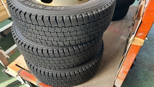 2tトラック用スタッドレスタイヤ