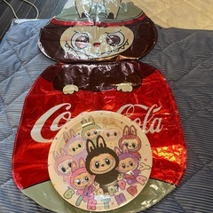 風船と紙皿の画像