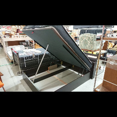 ニトリ　クイーンベッドフレームの画像