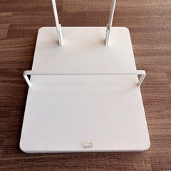 【美品】ダイソンコードレス掃除機　V10 スタンド付きの画像