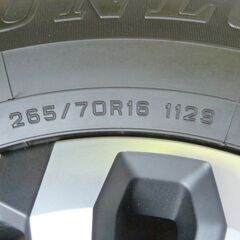 【未使用】新車外し品 トヨタ ランドクルーザー 70用 ダンロップ スタッドレスタイヤ 265/70R16 112S 16インチ 5穴 山残 約9mmの画像
