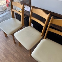 回転式ダイニングチェアの画像