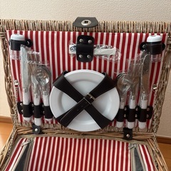 ピクニックバスケットの画像