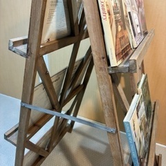 商品展示用イーゼル（棚・木製）の画像