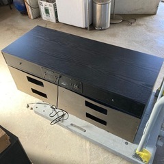  スピーカー内蔵のシアターラック の画像