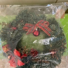 クリスマスツリーとリースの画像