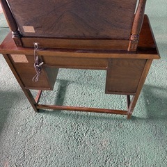 ヴィンテージ　鏡台
の画像