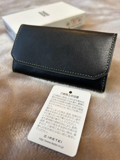 TAKEO KIKUCHI タケオキクチ 品番 1891 種類 3つ折り4連キーケース 紳士小物 カラー black　ブラック　黒色系 green グリーン　緑色系 バイカラー 素材レザー 柄 無地 カード冊子専用箱メンズmen’s男性用