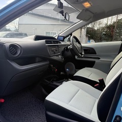 トヨタ　アクア　Lの画像