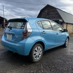 トヨタ　アクア　Lの画像