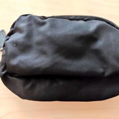 PRADAのミニポーチの画像