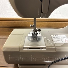 VERSOS ベルソス コンパクト電動ミシン ベージュ VS-H019の画像