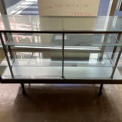 業務用ガラスショーケースの画像