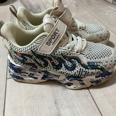 キッズ　スニーカー　18センチの画像