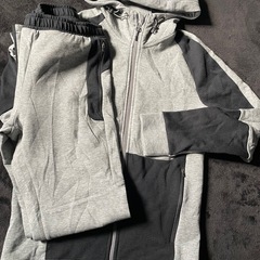 プーマ EVOSTRIPEフーデッドジャケット パンツ 上下 セットアップの画像