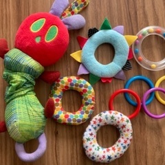 はらぺこあおむし　ぶるぶるトイの画像