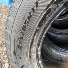 225/65-17 TOYOスタッドレス4本セットの画像