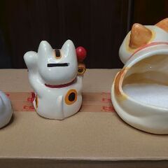 【✨専用台付✨】『猫好きにはたまらない😆』猫４種（陶磁器製） 全ての値段🎶✨🎶 😃最大身長２０センチの画像