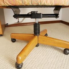 カリモクアンティーク調椅子　高さ背もたれ調整可　の画像