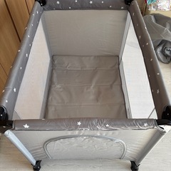 プレイヤード　ベビーベッド　の画像